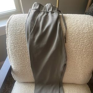 Lululemon crop pants